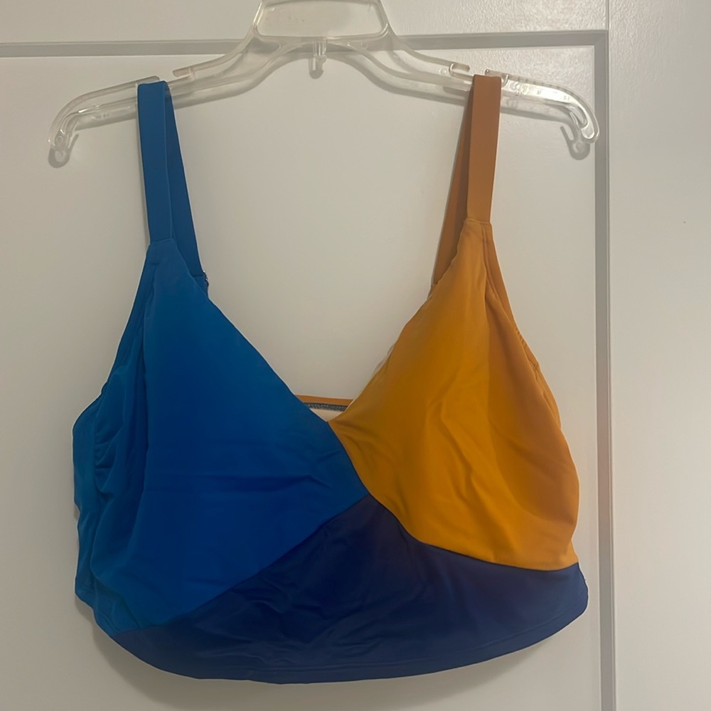 Beach Betty longline bikini top